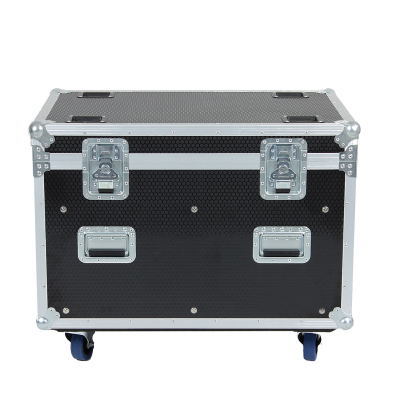 Flight case 90x60x60cm.